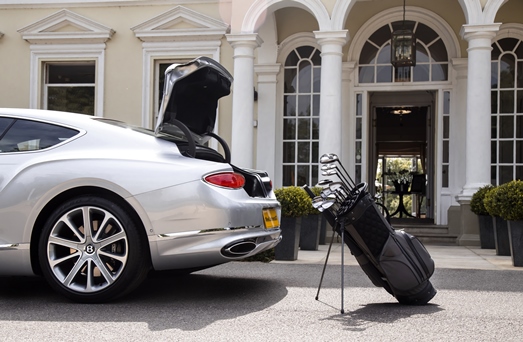 英国高級車ブランド「Bentley」から、ラグジュアリーなゴルフバッグ
