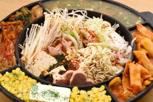 BAEL-Nijo ネオ韓国料理 京都 映える トゥクトゥク