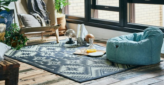 IGUSA RUG／BLACK ¥18,000、サイズ：140x200cm