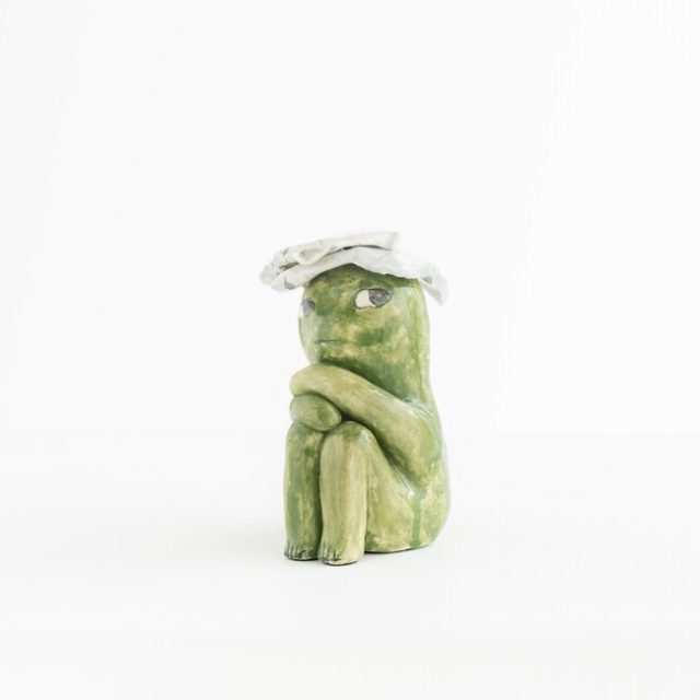 Frog under a towel, 15×8x10cm , glazed ceramic