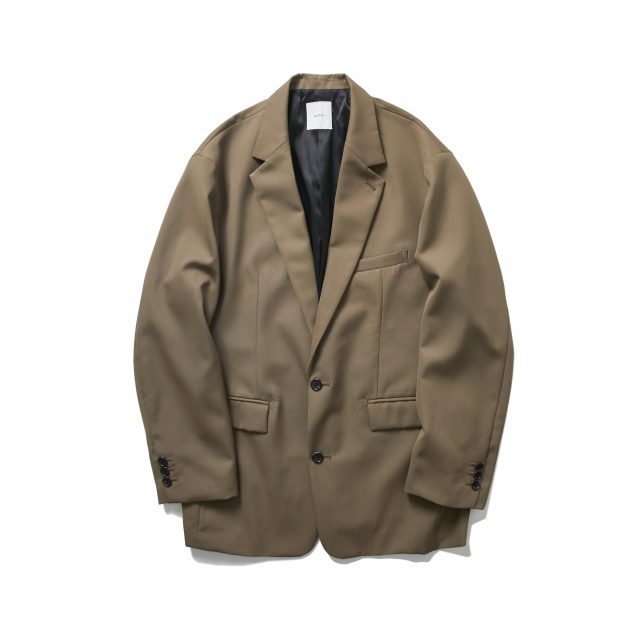 2B WOOL TAILORED JACKET、¥52,800、color：MOC/BLK