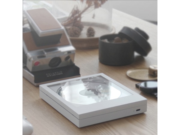 インテリア性抜群！ジャケットアートを引き立てるCDプレーヤー「Instant Disk Audio CP1」 | IGNITE（イグナイト）