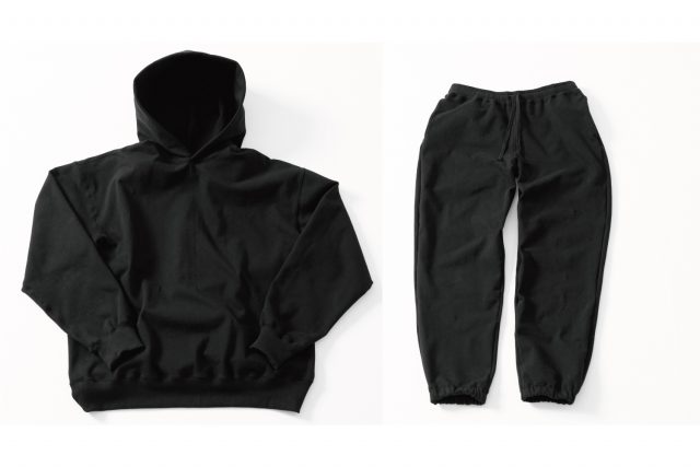 「Oversized Hoodie」と「Relaxed Sweat Pants」