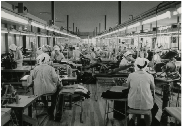 当時のジーンズ縫製工場