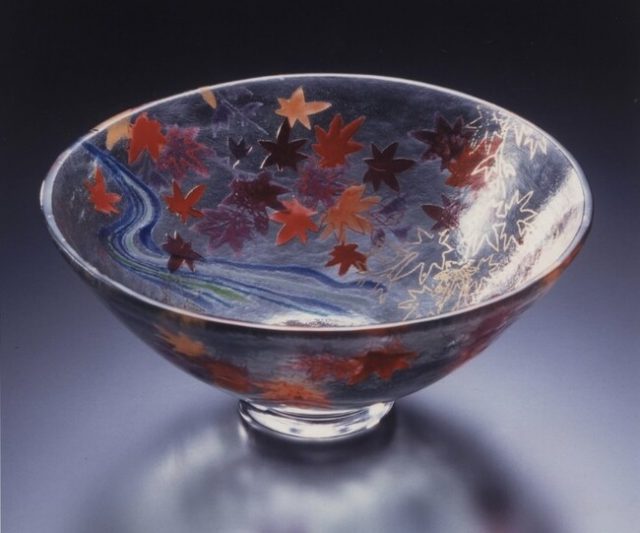 「碗“錦繍”」（ヴィトレマイユ（ガラス胎七宝）、15×7cm）350,000円