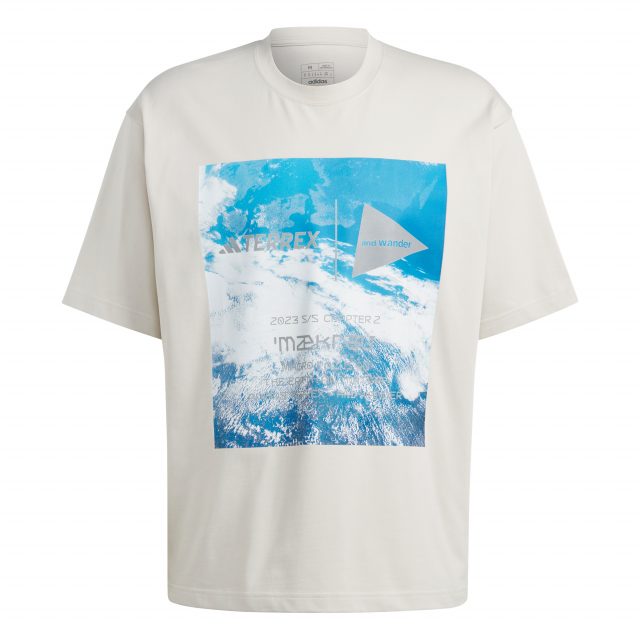 TERREX x AND WANDER グラフィックシャツ12,100円（税込）
