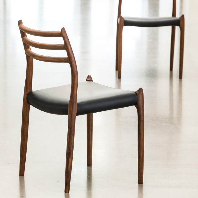 「“Model 78” Chair Walnut Black Leather/2脚セット」￥387,200（1脚:￥193,600） 幅48x奥行52x高さ80,座面高44cm