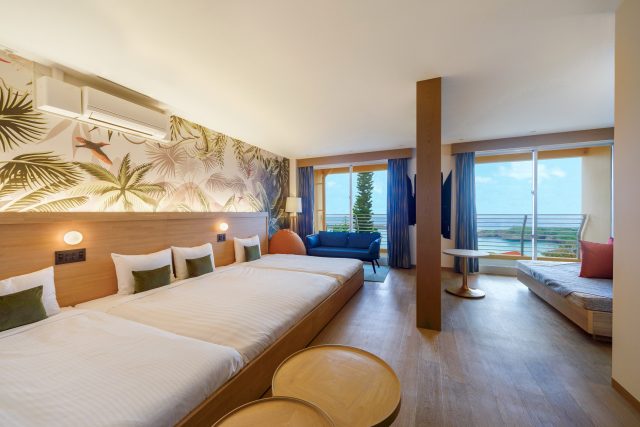 オーシャンビューで宮古島の海を独り占めできる「ホテルブリーズベイマリーナ」の客室