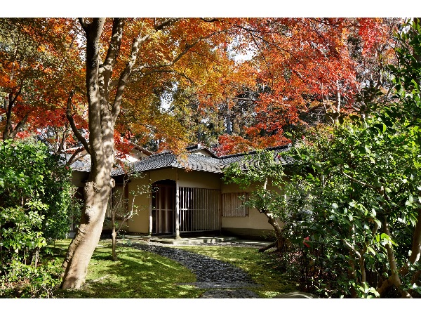 和情緒あふれる古都・京都で紅葉を楽しめるラグジュアリーホテルを5つ紹介したい。