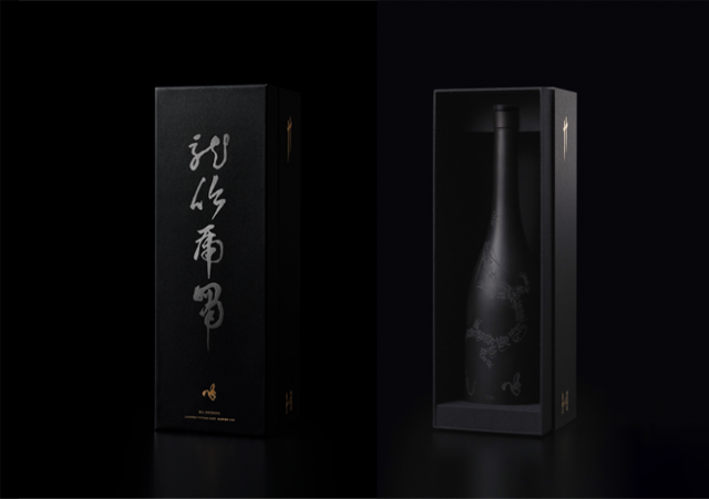 龍吟虎嘯BOX（黒箱）：＜濾過マグナム1本＞昇龍（2006）1,500mL / 198,000円