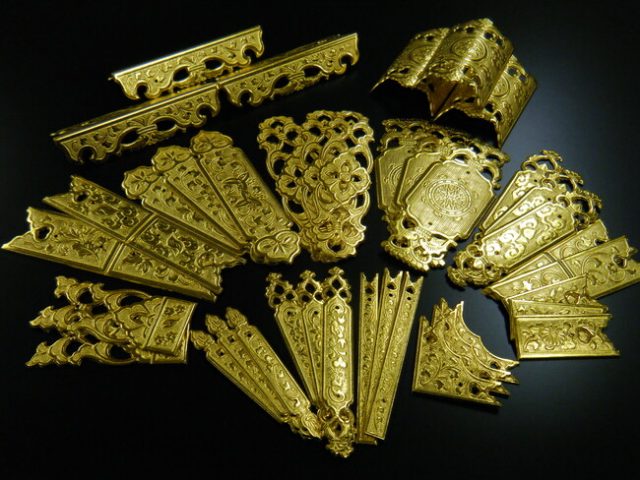 仏壇の装飾に使う錺金具