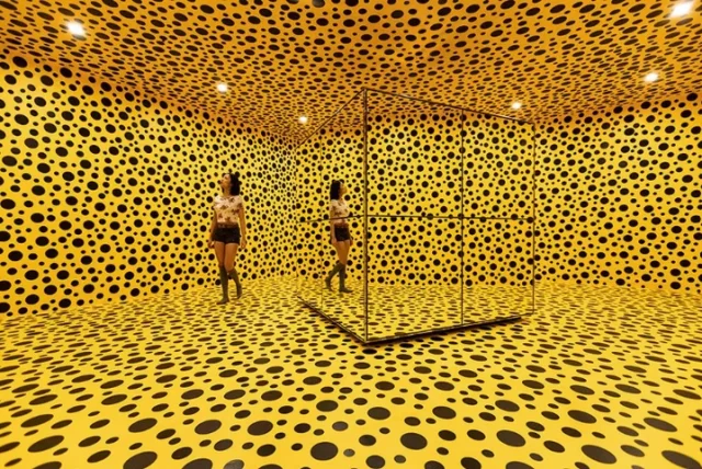 Yayoi Kusama, THE SPIRITS OF THE PUMPKINS DESCENDED INTO THE HEAVENS, 2017, National Gallery of Australia, Kamberri/Canberra, purchased 2018 with the assistance of Andrew and Hiroko Gwinnett. © YAYOI KUSAMA.
