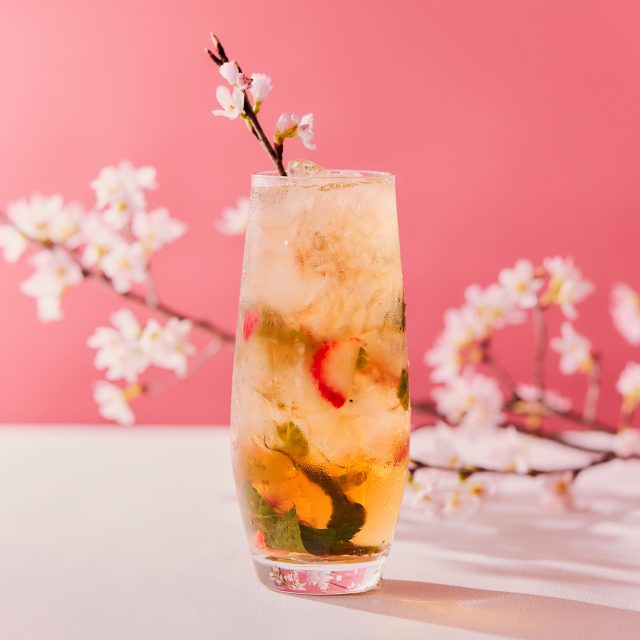 季節のフルーツモヒート　～桜といちご～（2,600円）