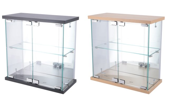 「卓上ガラスコレクションケース」17,600円（税込）、幅42.5cm×高さ42.5cm×厚み20cm