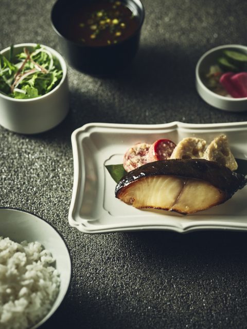 銀鱈と旬の根菜 酒粕西京焼き定食 1500円