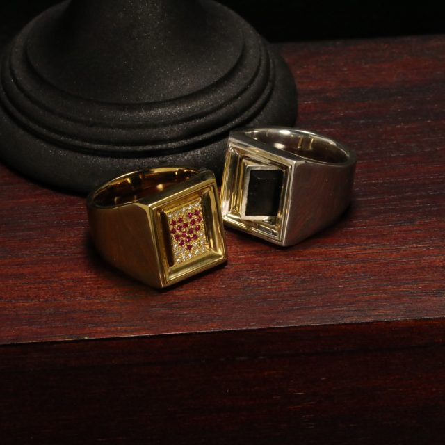 ART FRAME RING　“ ROUND AND ROUND ”　SV925 ￥89,100、K18YG ￥880,000（共に税込）