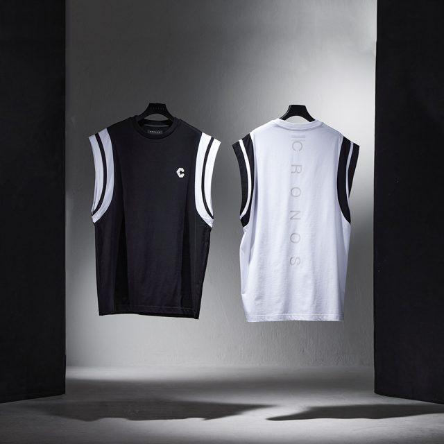 SHOULDER 2LINE SLEEVELESS ¥9,350、カラー：BLACK／WHITE、サイズ：S／M／L／XL／XXL