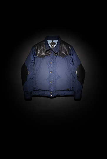 143,000円、カラー：Blue / Dark Navy