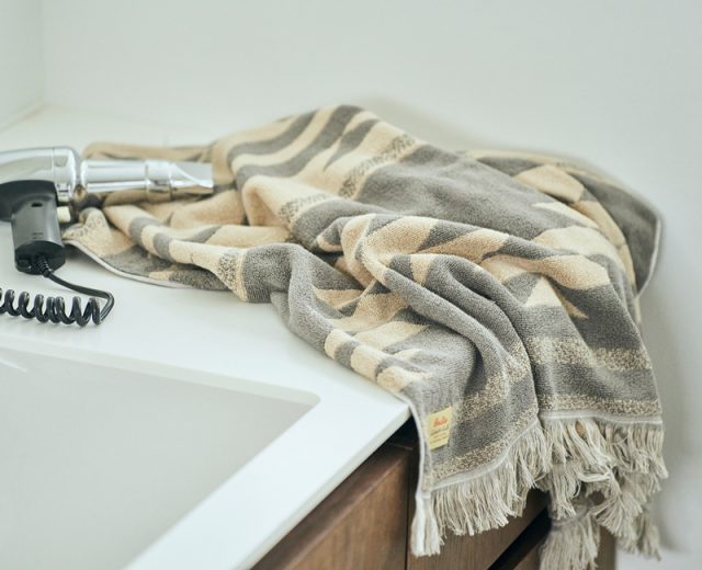 Cotton Pile Blanket ／Native Motif BEIGE 6,300円、サイズ：70×130cm、素材：綿100％