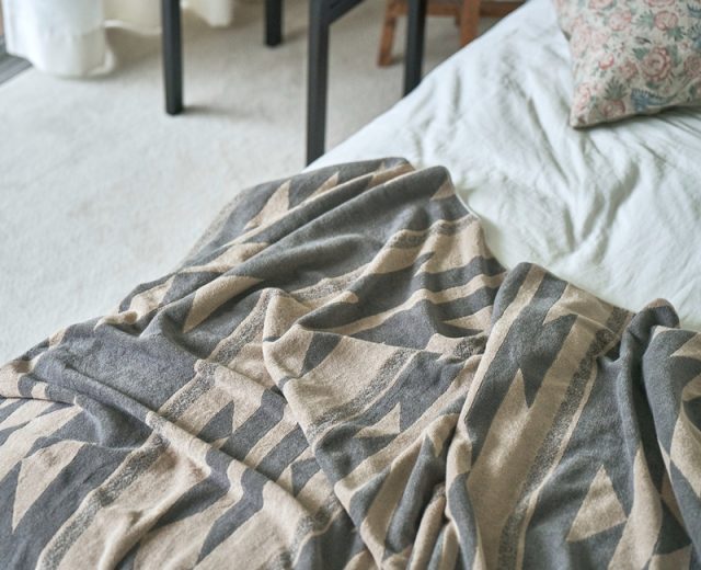 Cotton Pile Blanket ／Native Motif BEIGE 16,300円、サイズ：140×190cm、素材：綿100％