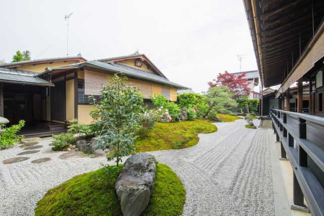 黄梅院 作仏庭